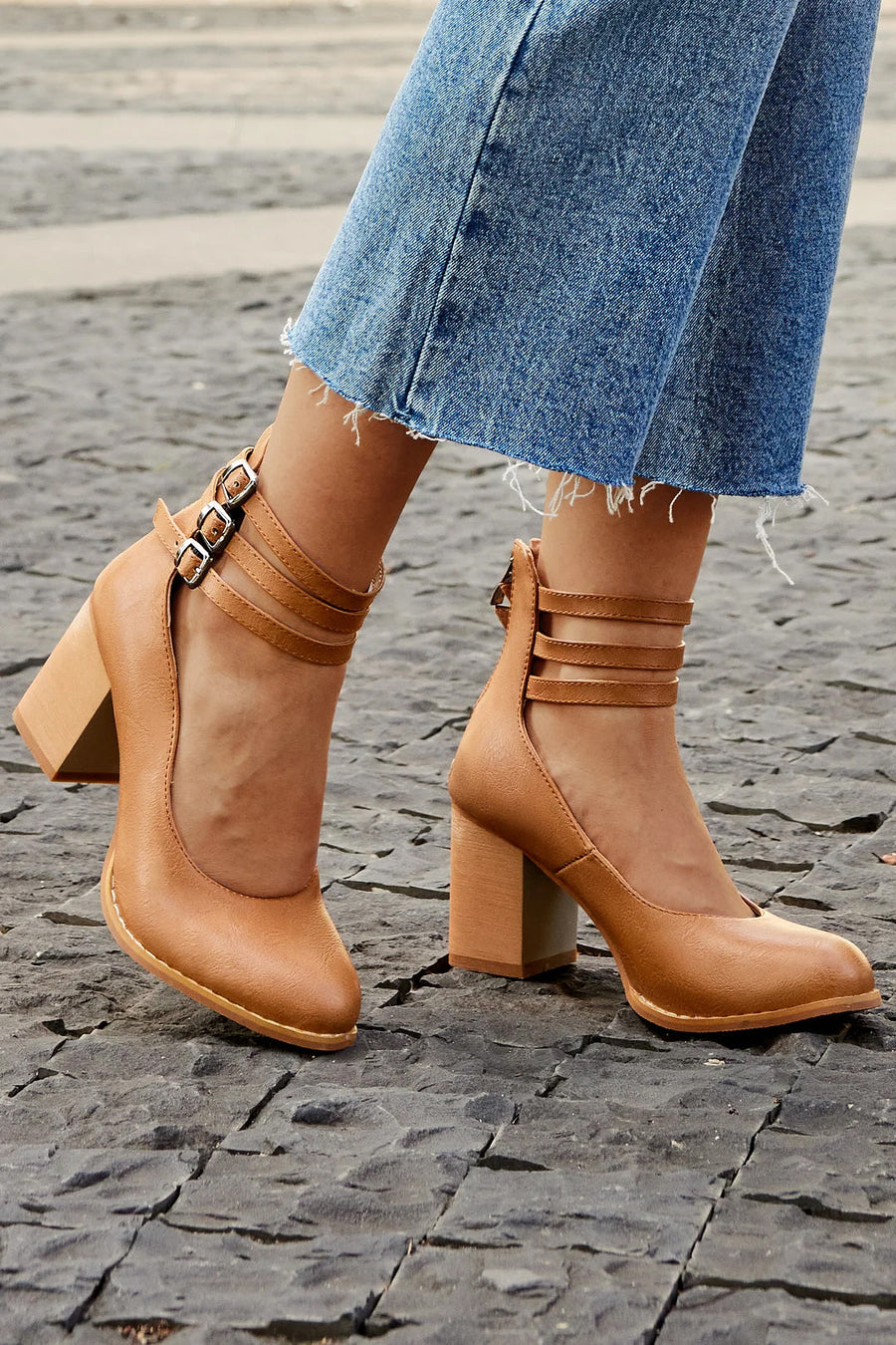 Narella™ | Elegant mid-heel square toe sandals