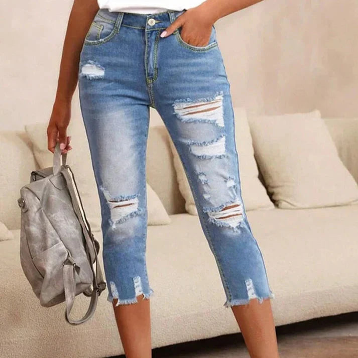 Delina - Distressed Jeans